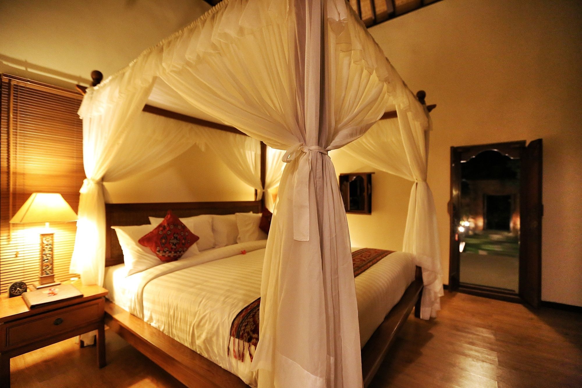 The Sanyas Retreat Hotel Selemadeg Buitenkant foto